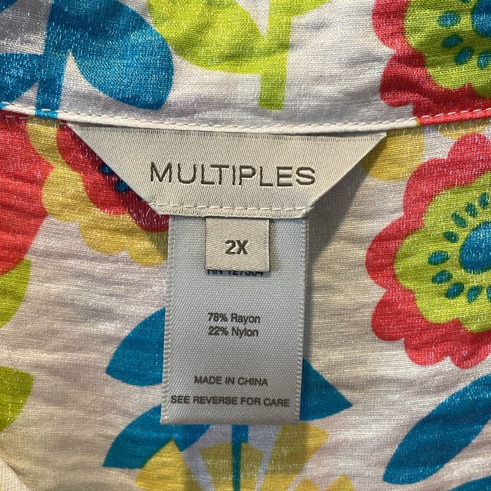 MULTIPLES Floral Button-Up Blouse Size 2X, NW - Picture 10 of 15